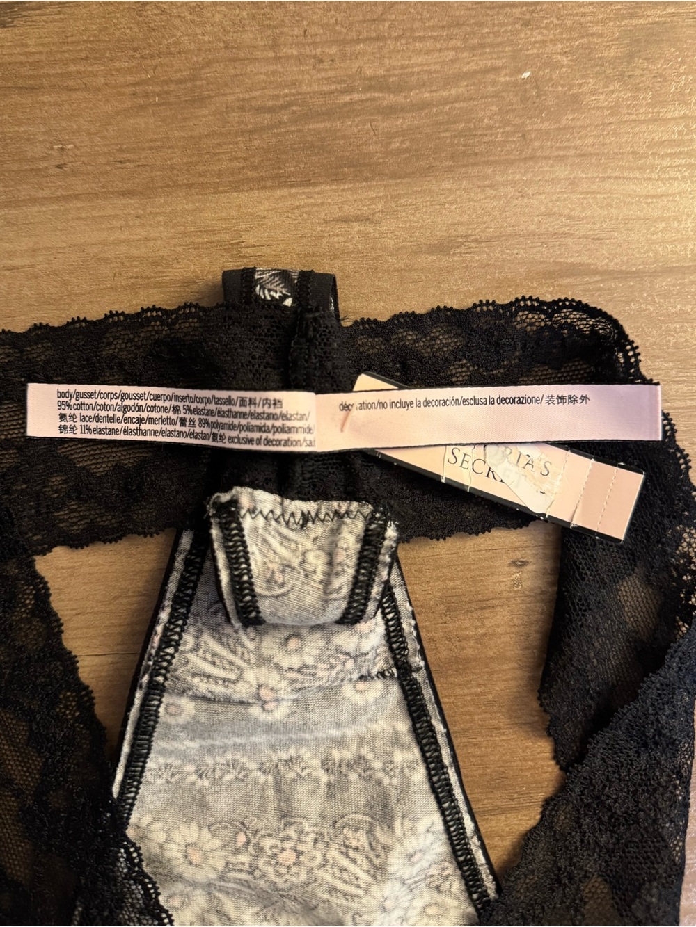NWT Lace Thong with Floral Pattern from Victoria’s Secret - Picture 5 of 6